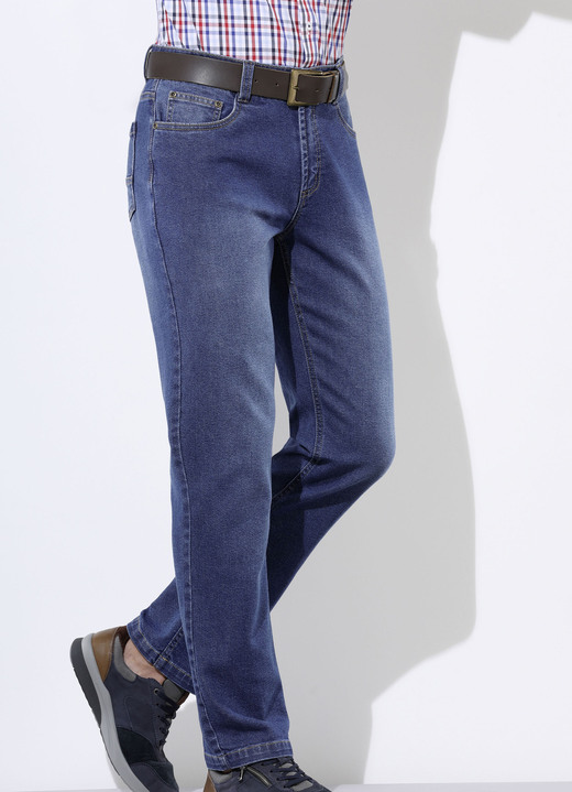 - Jeans in 5-Pocket Form in 3 Farben, in Größe 024 bis 060, in Farbe JEANSBLAU Ansicht 1