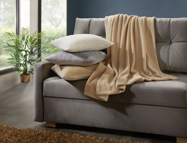 Dekokissen & Hüllen - Decken und Kissen mit flauschig weicher Teddy-Vorderseite Ansicht 2 Dekokissen & Hüllen - Decken und Kissen mit flauschig weicher Teddy-Vorderseite, in Größe 205 (Wohndecke, 130x170 cm) bis 905 (Kissenbezug, 48x 48 cm), in Farbe CAMEL Ansicht 2