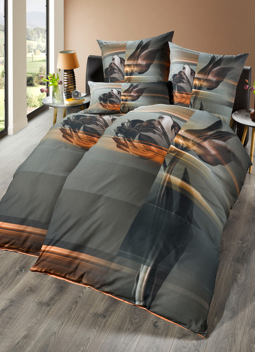 - Bettwäsche-Garnitur mit Blütendessin, in Größe 111 (40/80 cm + 135/200 cm) bis 115 (80/80 cm + 155/220 cm), in Farbe BUNT Ansicht 2