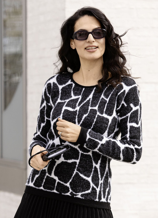 Langarm - Pullover mit haarigem Flausch-Effektgarn, in Größe 036 bis 052, in Farbe SCHWARZ-ECRU Ansicht 1