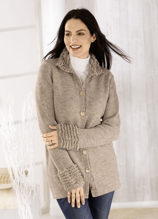 Strickjacken - Strickjacke in angenehm flauschiger Qualität, in Größe 038 bis 054, in Farbe SAND MELIERT