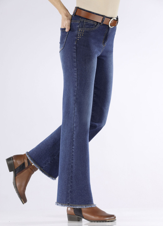 Hosen - Jeans mit angesagtem Fransensaum Ansicht 3 Hosen - Jeans mit angesagtem Fransensaum, in Größe 017 bis 050, in Farbe DUNKELBLAU Ansicht 3