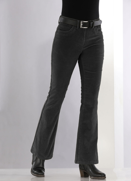 Hosen - Cordhose in trendiger Bootcut-Form, in Größe 017 bis 050, in Farbe MESSING Ansicht 16