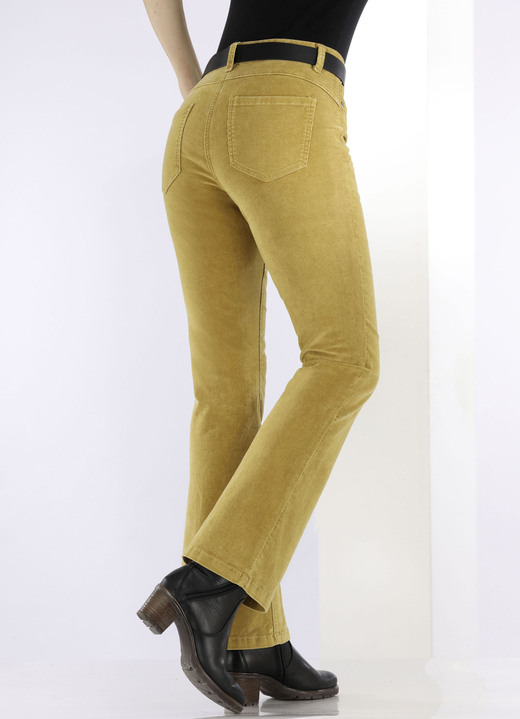 Hosen - Cordhose in trendiger Bootcut-Form, in Größe 017 bis 050, in Farbe JEANSBLAU Ansicht 8