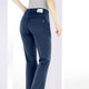 Jeans - Magic-Jeans mit modisch weiterem Beinverlauf – Farbe JEANSBLAU – Ansicht 4 Jeans - Magic-Jeans mit modisch weiterem Beinverlauf, in Größe 017 bis 088, in Farbe BORDEAUX – Farbe JEANSBLAU – Ansicht 4