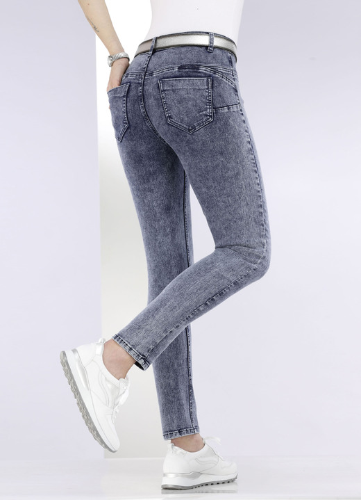 Jeans - Knöchellange, figurformende Jeans, in Größe 017 bis 050, in Farbe JEANSBLAU Ansicht 4