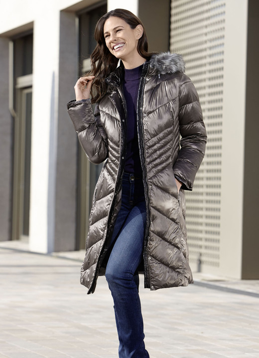 - Mantel mit abnehmbarer Kapuze, in Größe 036 bis 052, in Farbe TAUPE Ansicht 2