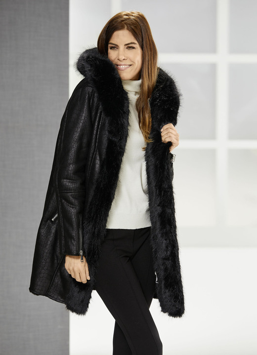 Jacken & Mäntel - Longjacke mit Kroko-Dessin, in Größe 034 bis 050, in Farbe SCHWARZ Ansicht 4