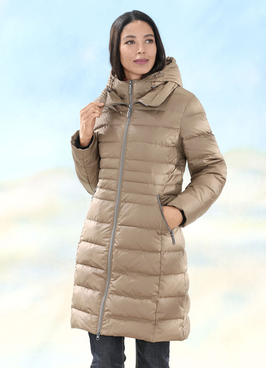 Jacken & Mäntel - Daunen-Kurzmantel mit Reißverschlussleiste Ansicht 2 Jacken & Mäntel - Daunen-Kurzmantel mit Reißverschlussleiste, in Größe 036 bis 052, in Farbe CAMEL Ansicht 2