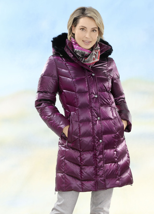 - Daunen-Kurzmantel in 2 Farben, in Größe 036 bis 052, in Farbe ZYKLAM Ansicht 1
