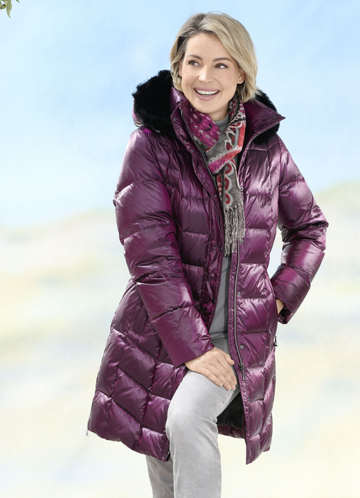 - Daunen-Kurzmantel in 2 Farben, in Größe 036 bis 052, in Farbe ZYKLAM Ansicht 2