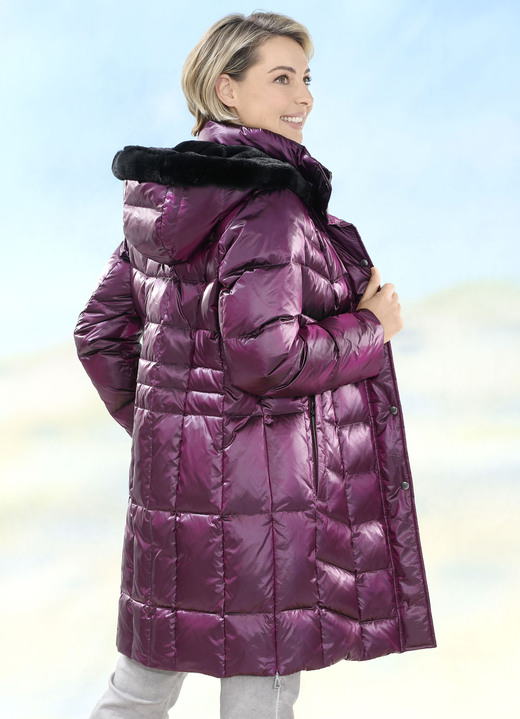 - Daunen-Kurzmantel in 2 Farben, in Größe 036 bis 052, in Farbe ZYKLAM Ansicht 3