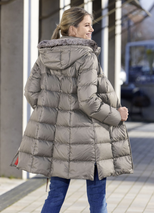 - Daunen-Kurzmantel in 2 Farben, in Größe 036 bis 054, in Farbe KIESEL Ansicht 3