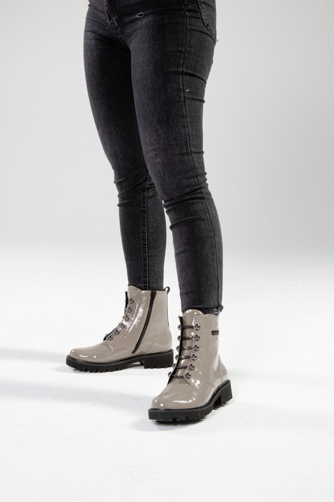 Stiefel & Stiefeletten - Remonte Stiefelette mit trendigen Zierketten in Schnür-Optik Ansicht 7 Stiefel & Stiefeletten - Remonte Stiefelette mit trendigen Zierketten in Schnür-Optik, in Größe 036 bis 042, in Farbe TAUPE Ansicht 7