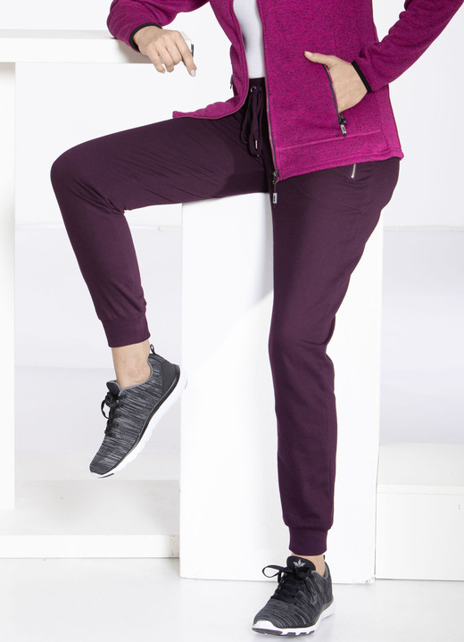 Freizeithosen - Freizeithose mit Reißverschluss-Taschen in 4 Farben, in Größe 019 bis 050, in Farbe MARINE Ansicht 5