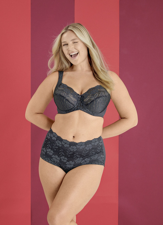 Slips - Miss Mary Miederslip mit unterlegter Elastikspitze im Vorderteil Ansicht 14 Slips - Miss Mary Miederslip mit unterlegter Elastikspitze im Vorderteil, in Größe 038 bis 056, in Farbe WEISS Ansicht 14