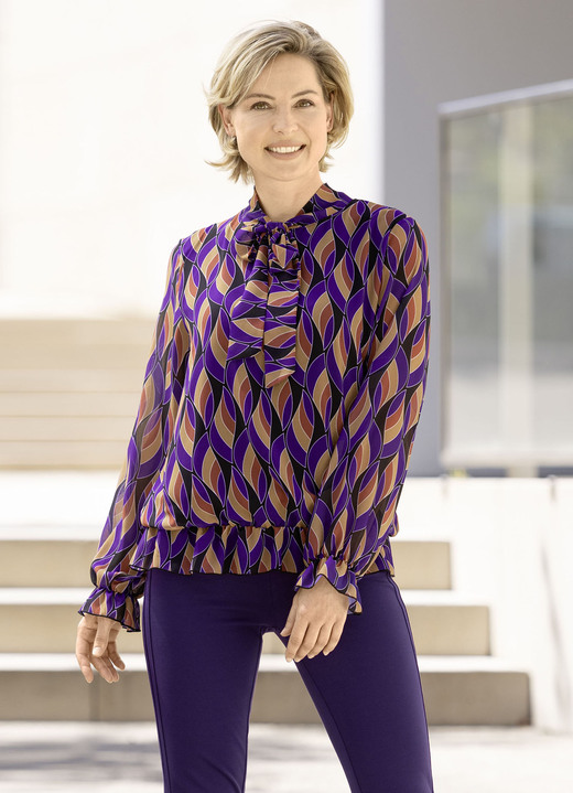 Langarm - Fabelhafte Bluse mit Bindeband Ansicht 3 Langarm - Fabelhafte Bluse mit Bindeband, in Größe 036 bis 050, in Farbe SCHWARZ-LILA-CAMEL Ansicht 3