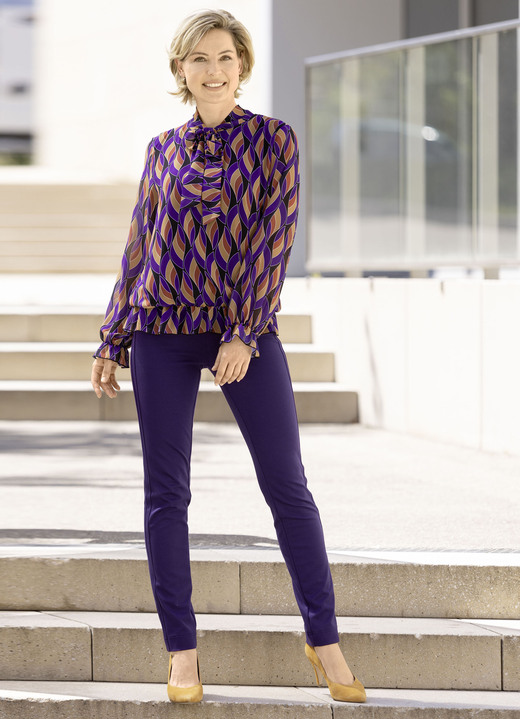 Langarm - Fabelhafte Bluse mit Bindeband Ansicht 4 Langarm - Fabelhafte Bluse mit Bindeband, in Größe 036 bis 050, in Farbe SCHWARZ-LILA-CAMEL Ansicht 4