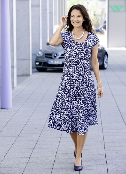 Kurzarm - Kleid mit raffinierter Knotenoptik, in Größe 036 bis 054, in Farbe ECRU-NACHTBLAU-GRAU