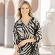 3/4-Arm - Shirt mit silberfarbenem Effektgarn – Farbe SCHWARZ-BEIGE – Ansicht 2 3/4-Arm - Shirt mit silberfarbenem Effektgarn, in Größe 036 bis 048, in Farbe SCHWARZ-BEIGE – Farbe SCHWARZ-BEIGE – Ansicht 2