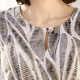 Kurzarm - Kleid mit kurzem Schlingenknopfverschluss – Farbe BEIGE-BRAUN-BUNT – Ansicht 2 Kurzarm - Kleid mit kurzem Schlingenknopfverschluss, in Größe 034 bis 050, in Farbe BEIGE-BRAUN-BUNT – Farbe BEIGE-BRAUN-BUNT – Ansicht 2