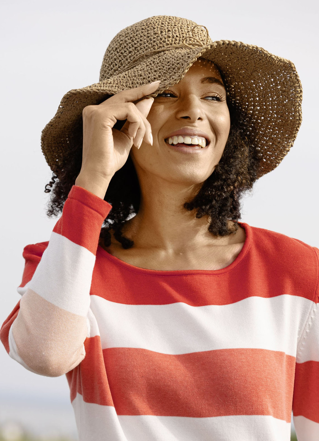 Sommerlicher Damen-Hut aus Papierstroh mit Zierkordel - Accessoires ...