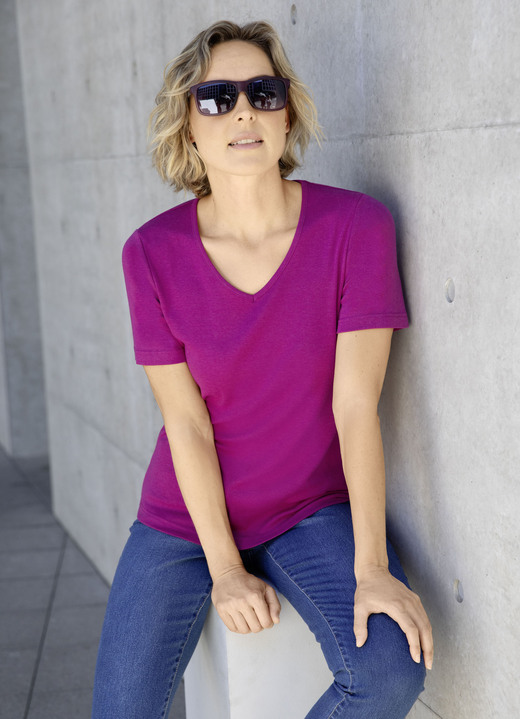 3/4-Arm - Shirt mit V-Ausschnitt in 10 Farben Ansicht 6 3/4-Arm - Shirt mit V-Ausschnitt in 10 Farben, in Größe 034 bis 052, in Farbe HONIG Ansicht 6
