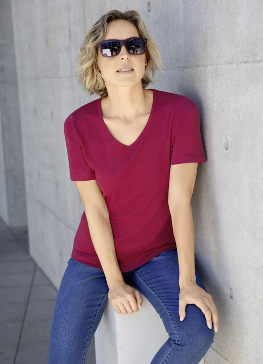 Kurzarm - Shirt mit hohem Tragekomfort in 10 Farben, in Größe 034 bis 052, in Farbe HELLBLAU Ansicht 9