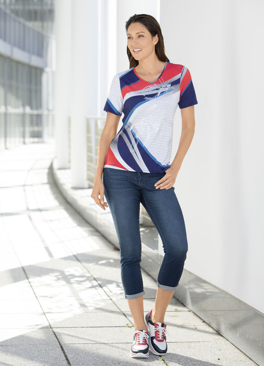 Kurzarm - Shirt mit silberfarbenem Glanzdruck Ansicht 2 Kurzarm - Shirt mit silberfarbenem Glanzdruck, in Größe 036 bis 050, in Farbe BLAU-ROT-GRAU Ansicht 2
