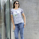 Hosen mit Knopf- und Reißverschluss - Jeans mit funkelndem Glitzersteinchenbesatz – Farbe JEANSBLAU – Ansicht 5 Hosen mit Knopf- und Reißverschluss - Jeans mit funkelndem Glitzersteinchenbesatz, in Größe 017 bis 050, in Farbe HELLBLAU – Farbe JEANSBLAU – Ansicht 5