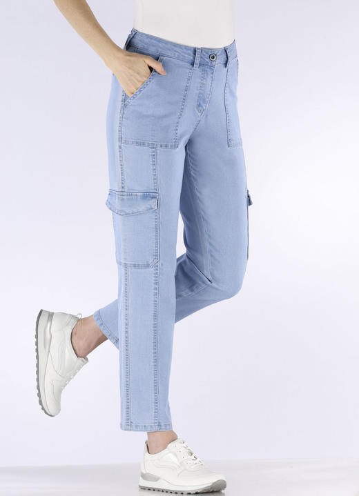 Hosen - Knöchellange Cargojeans, in Größe 017 bis 050, in Farbe HELLBLAU Ansicht 3