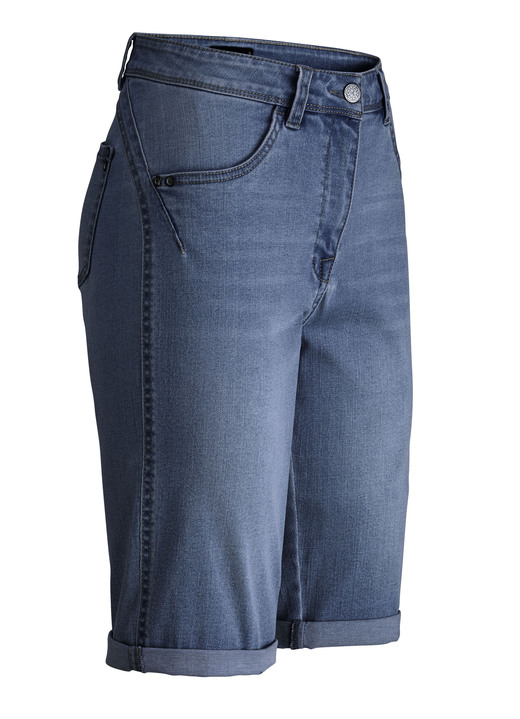 Hosen mit Knopf- und Reißverschluss - Bermudas mit Push-up-Effekt, in Größe 034 bis 052, in Farbe JEANSBLAU Ansicht 1