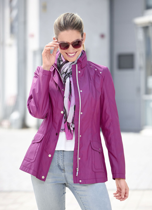 - Jacke mit Ziernieten an der Schulterpartie, in Größe 036 bis 052, in Farbe FUCHSIA Ansicht 4