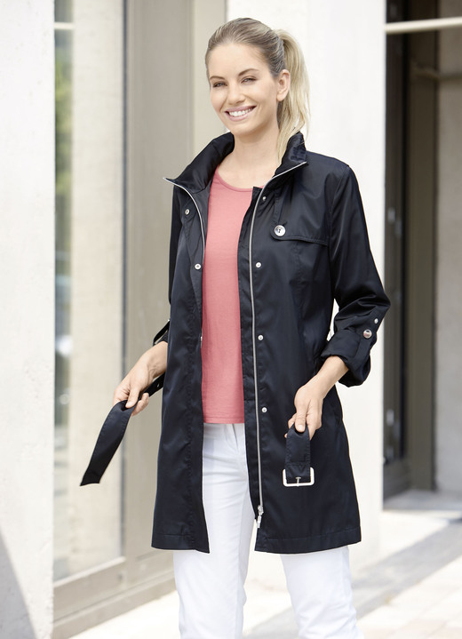 Lang - Longjacke mit Gürtel in Trench-Optik Ansicht 5 Lang - Longjacke mit Gürtel in Trench-Optik, in Größe 036 bis 052, in Farbe SCHWARZ Ansicht 5
