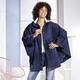 Jacken & Mäntel - Cape mit seitlichen Druckern – Farbe DUNKELBLAU – Ansicht 2 Jacken & Mäntel - Cape mit seitlichen Druckern, in Größe 038 bis 056, in Farbe DUNKELBLAU – Farbe DUNKELBLAU – Ansicht 2
