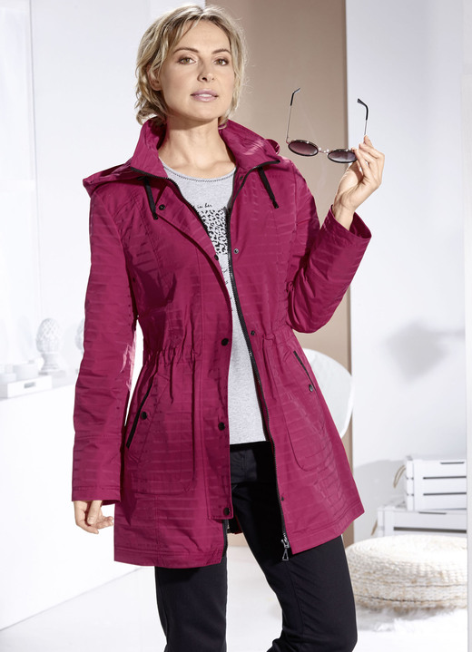 Jacken & Mäntel - Funktionsjacke mit dezentem Streifendessin, in Größe 018 bis 054, in Farbe RUBINROT Ansicht 6