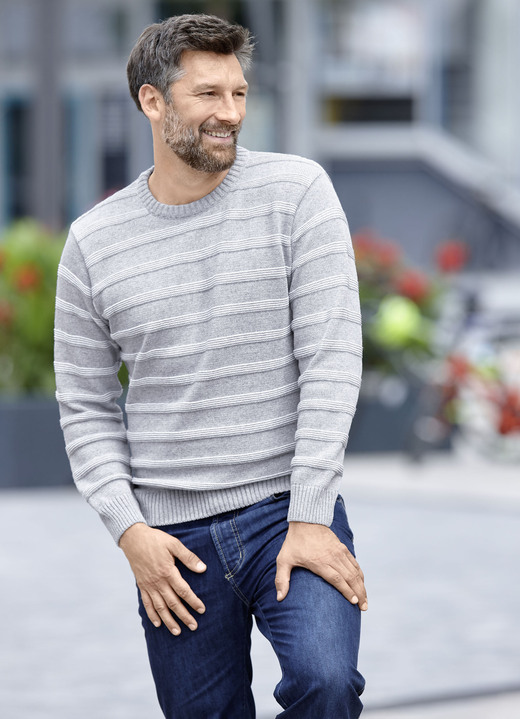 Uni - Rundhalspullover mit Strukturdessin in 2 Farben, in Größe 046 bis 062, in Farbe HELLBLAU MELIERT Ansicht 2