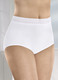 - Dreierpack Slips ohne Seitennähte, in Größe 038 bis 052, in Farbe WEISS – Farbe WEISS – Ansicht 2