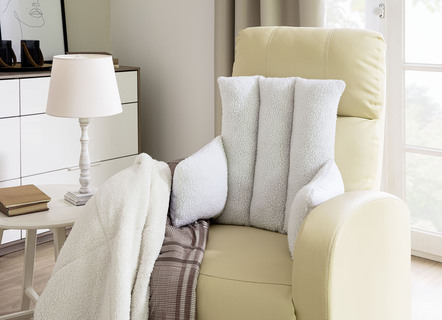 Sitzhilfen - Kuscheliges Rückenkissen, in Farbe WEISS – Farbe WEISS – Ansicht 