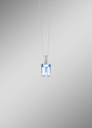Anhänger mit Brillanten und Blautopas