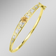 Armbänder - Tricolor Goldarmreif mit Blumendesign – Ansicht 1 Armbänder - Tricolor Goldarmreif mit Blumendesign, in Farbe  – Ansicht 1