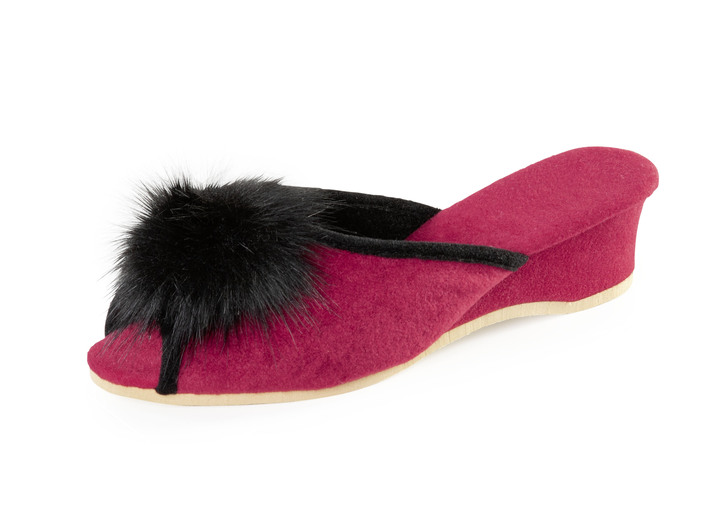 Hausschuhe - ELENA EDEN, schicke Damen-Pantoletten, Weite G, mit Kunstfellpompon, in Größe 036 bis 042, in Farbe ROT Ansicht 1