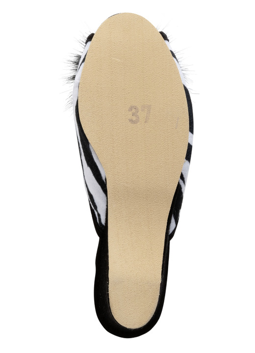 Hausschuhe - ELENA EDEN, schicke Damen-Pantoletten, Weite G, mit Kunstfellpompon Ansicht 10 Hausschuhe - ELENA EDEN, schicke Damen-Pantoletten, Weite G, mit Kunstfellpompon, in Größe 036 bis 042, in Farbe ROT Ansicht 10