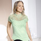 Shirts - Shirt mit aufwendiger Spitzenverarbeitung in 2 Farben – Farbe MINT – Ansicht 1 Shirts - Shirt mit aufwendiger Spitzenverarbeitung in 2 Farben, in Größe 034 bis 050, in Farbe LILA – Farbe MINT – Ansicht 1