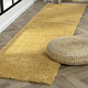 Modern - Traumhaft flauschige Brücken und Teppiche in Shaggy-Qualität – Farbe GOLD – Ansicht 4 Modern - Traumhaft flauschige Brücken und Teppiche in Shaggy-Qualität, in Größe 111 (Brücke 60x90 cm) bis 304 (Teppich rund ø 150 cm), in Farbe HELLBLAU – Farbe GOLD – Ansicht 4