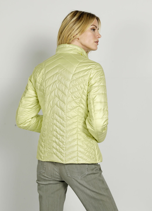 - Steppjacke mit recycelter Wattierung, in Größe 038 bis 052, in Farbe HELLGELB Ansicht 4
