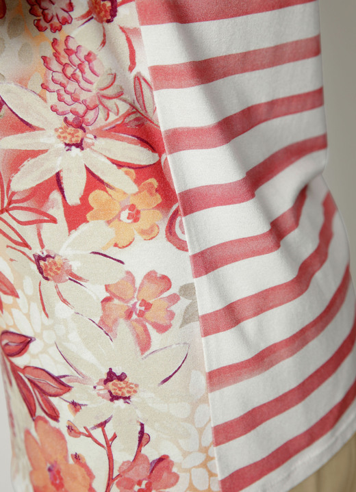 Kurzarm - Shirt mit farbenfrohem Mustermix, in Größe 038 bis 052, in Farbe ROT-ECRU Ansicht 3