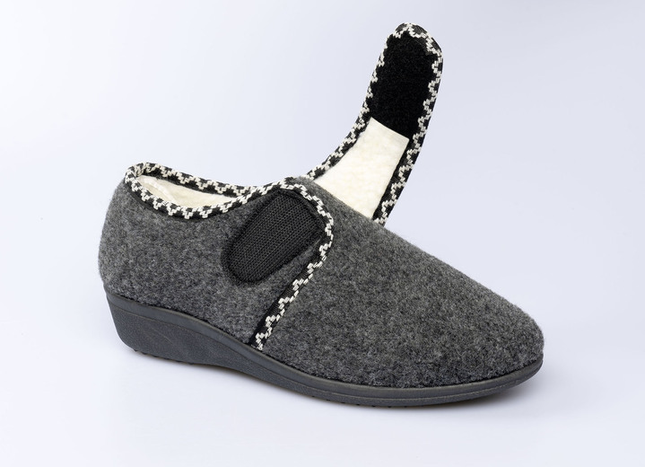 Hausschuhe - Kuschelige Hausschuhe mit flauschigem Innenfutter, in Größe 036 bis 042, in Farbe GRAU Ansicht 2