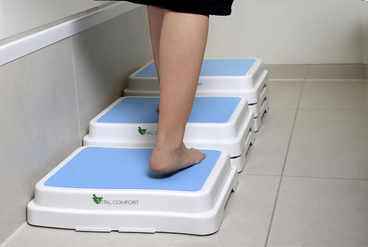 Praktische Hilfsmittel - Badstufe, in Farbe WEISS, in Ausführung Bad-Stufe Ansicht 4