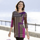 Tuniken - Tunika mit modisch flachem Halsausschnitt  – Farbe FUCHSIA-SCHWARZ-BRAUN – Ansicht 1 Tuniken - Tunika mit modisch flachem Halsausschnitt , in Größe 036 bis 054, in Farbe FUCHSIA-SCHWARZ-BRAUN – Farbe FUCHSIA-SCHWARZ-BRAUN – Ansicht 1